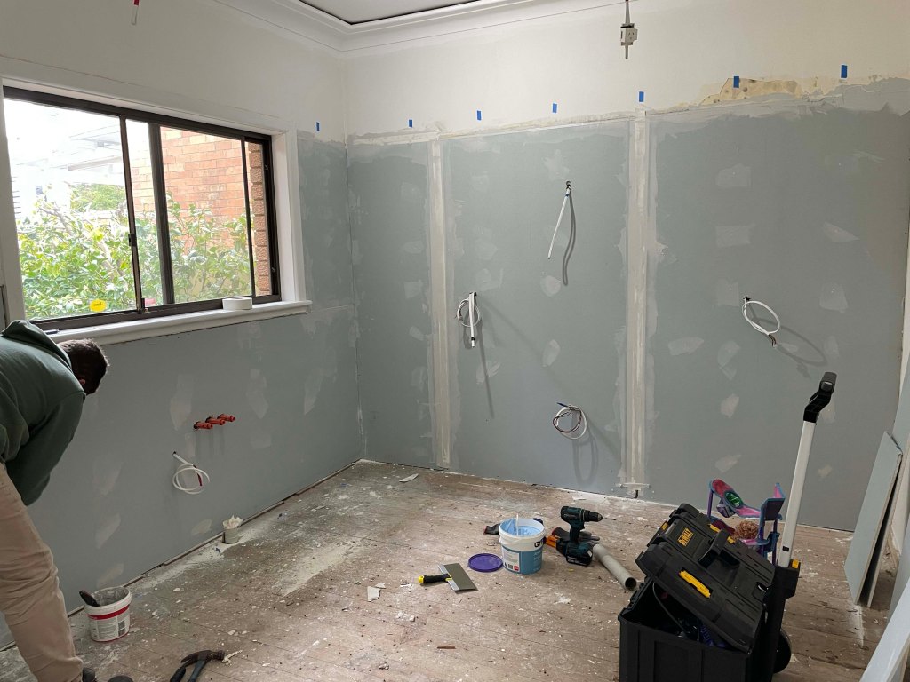Kitchen with freshly hung plaster